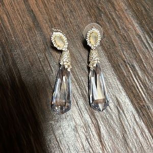 Kendra Scott bridal collection earrings